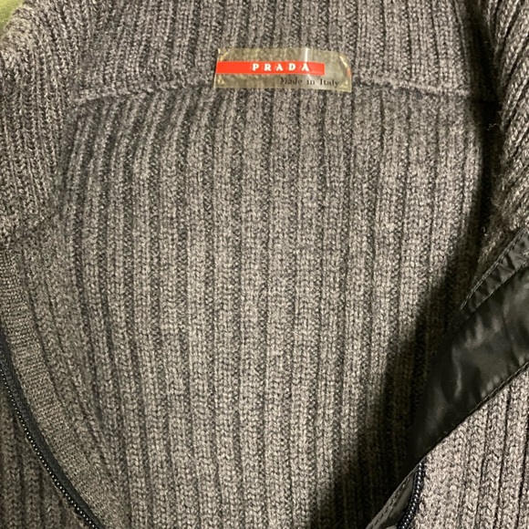 Prada - Picture 5 of 9